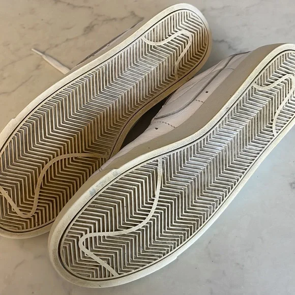 Nike Women’s Blazer Shoes Size 9 - Picture 4 of 4